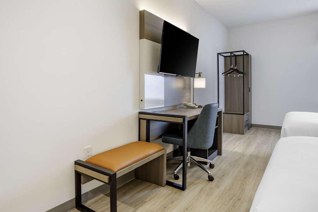 Hotel Comfort & Liberty International Airport