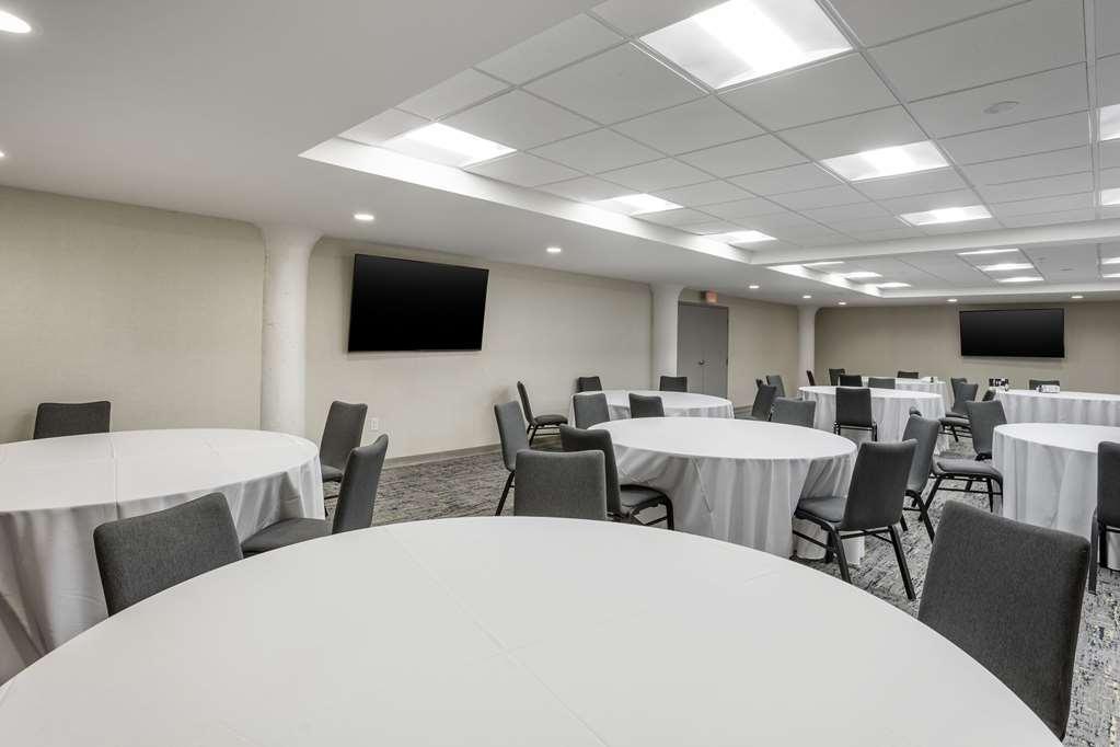 Comfort & Liberty International Airport Hotel