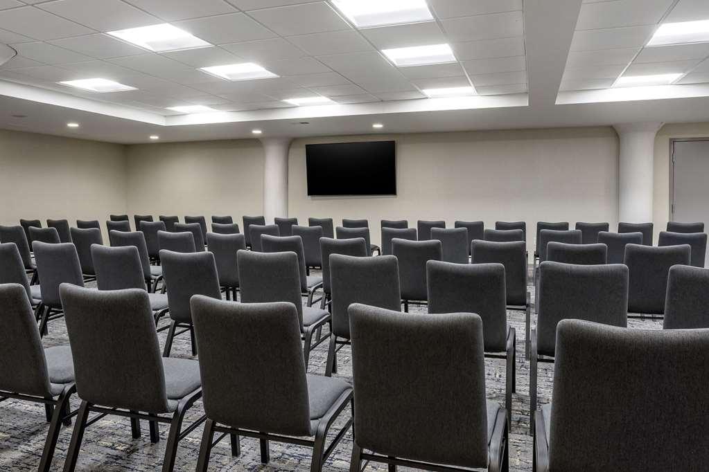 Hotel Comfort & Liberty International Airport *