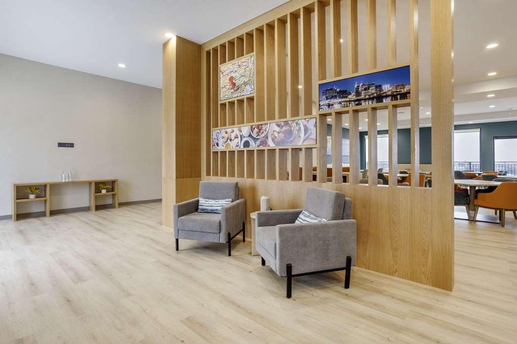 Hotel Comfort & Liberty International Airport