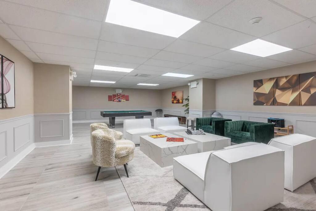 Eminent Near Ewr & Nyc W/ Gym *