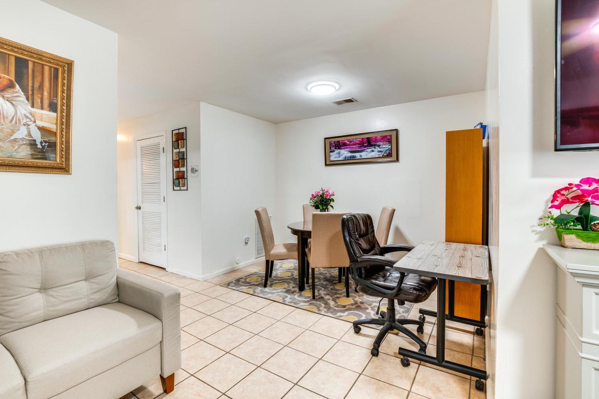 Cozy Getaway About 15 Mi To Manhattan! Holiday home Newark