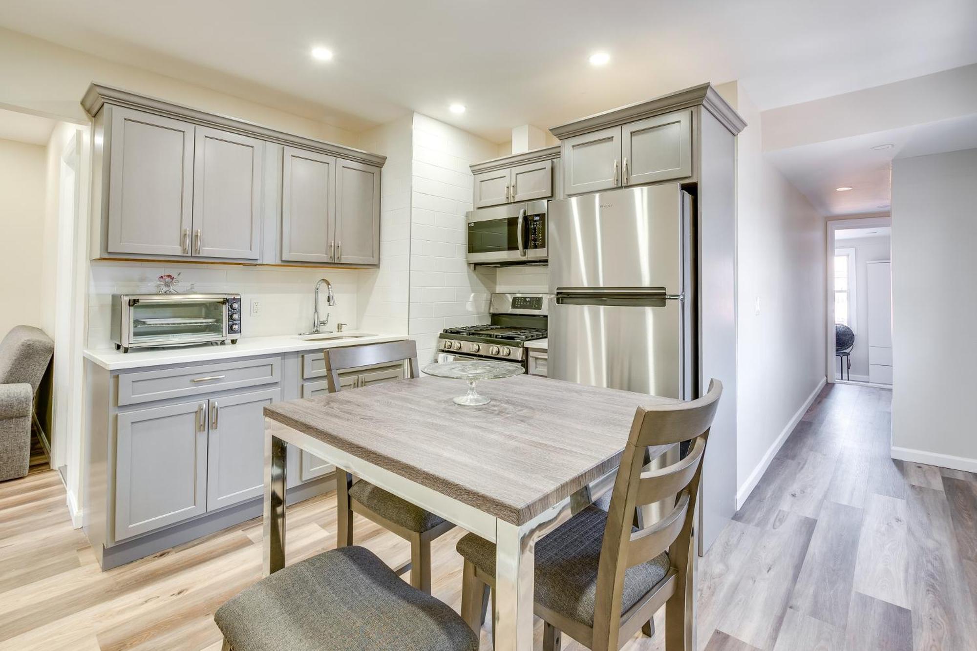 Apartment Convenient About 15 Mi To Manhattan! Newark