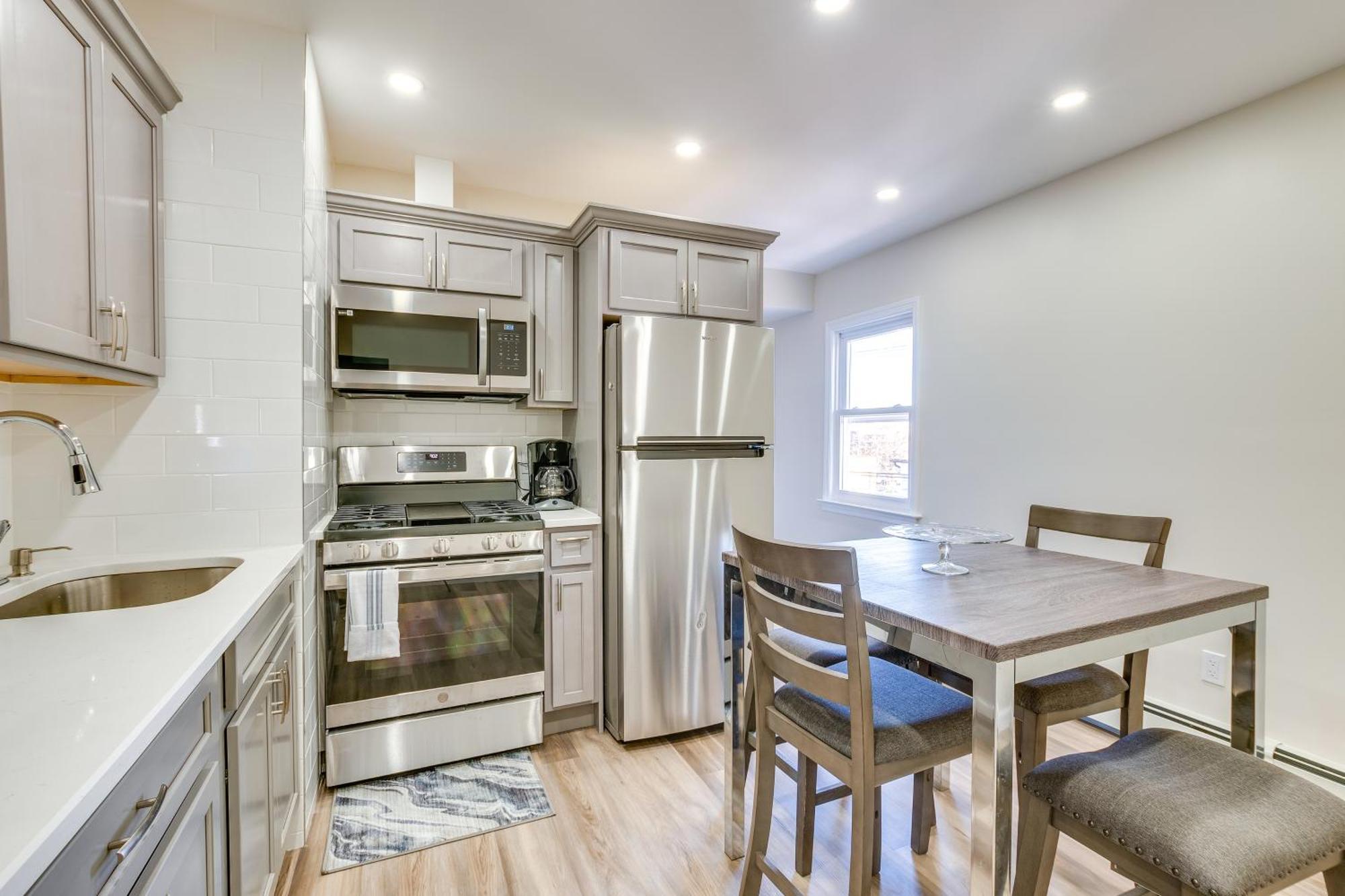 Apartment Convenient About 15 Mi To Manhattan! *
