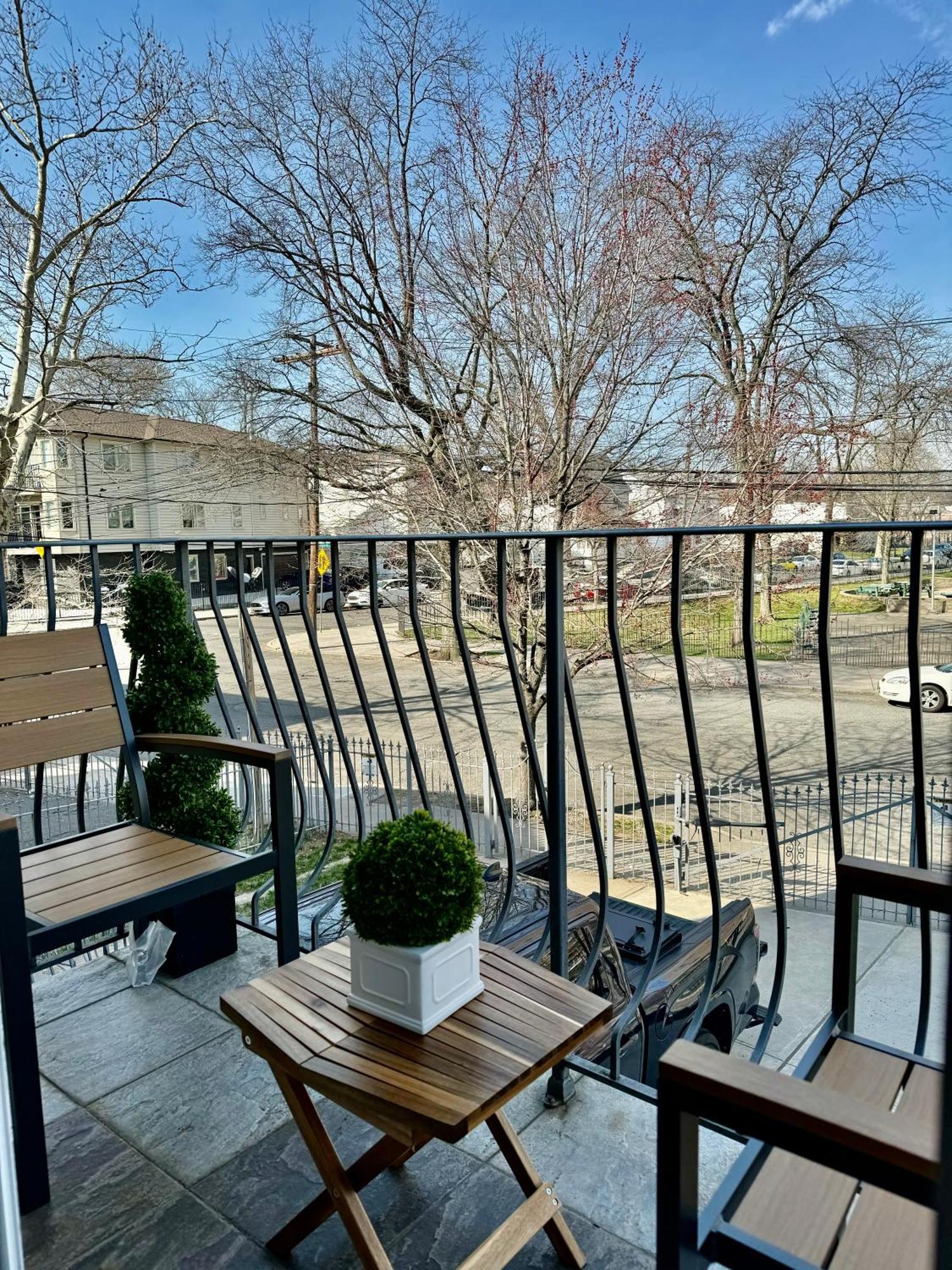 Apartment Stylish Evergreen By Airport