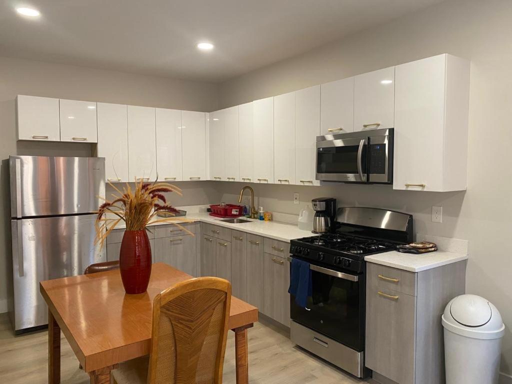 Stylish 8mins To Airport Homestay