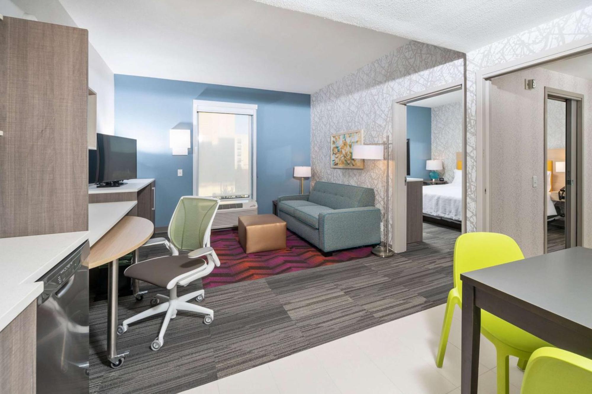 Home2 By Hilton Airport Newark