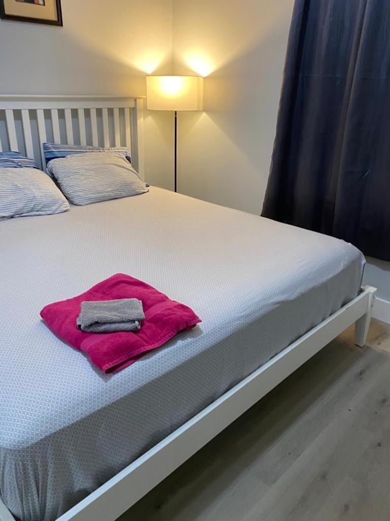 Homestay Stylish 8mins To Airport *