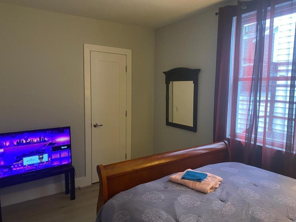 Homestay Stylish 8mins To Airport Newark