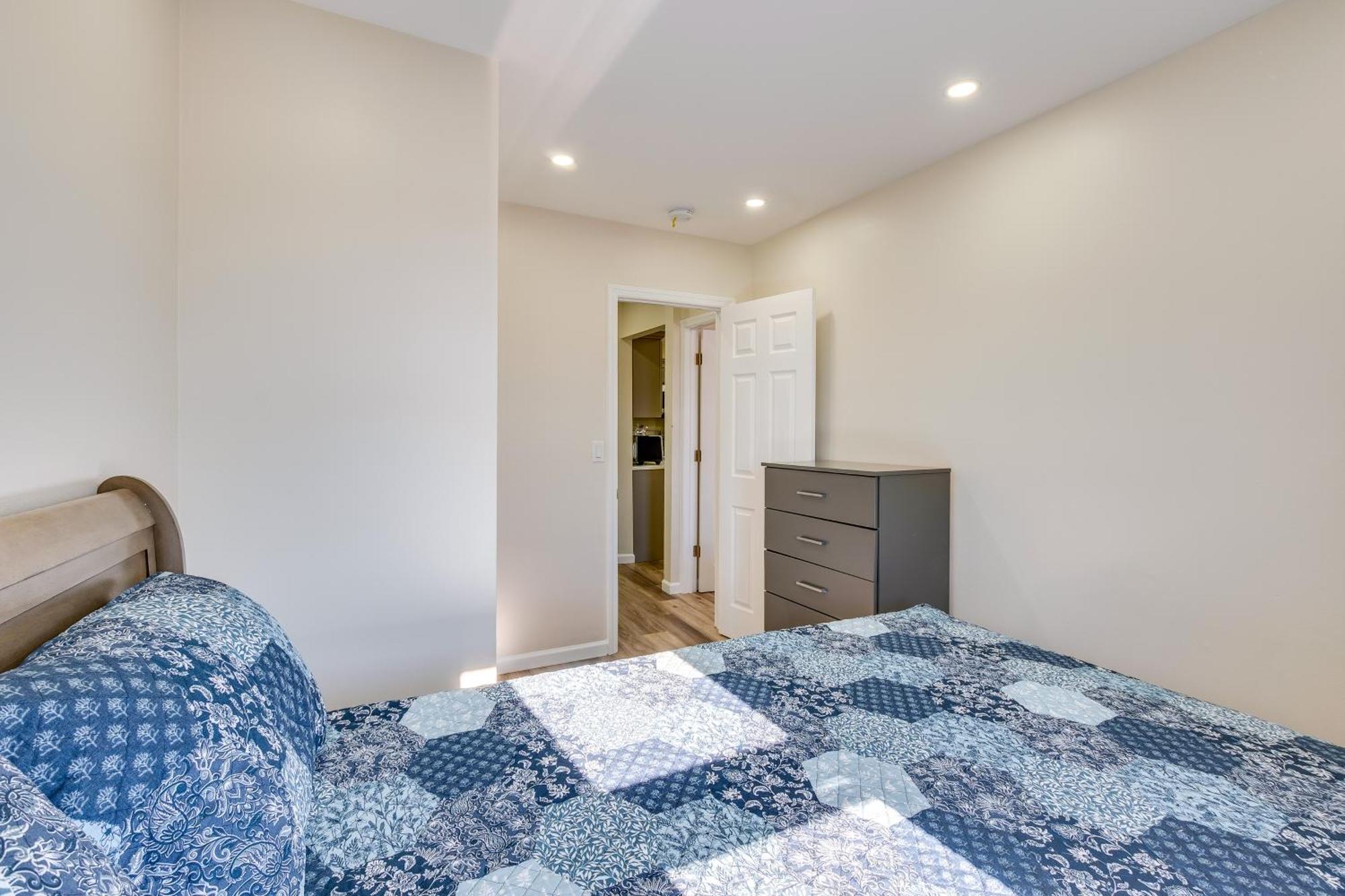 Apartment Convenient About 15 Mi To Manhattan! Newark