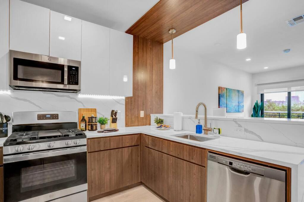 Flamboyant 1br Near Ewr W/ Gym * Newark