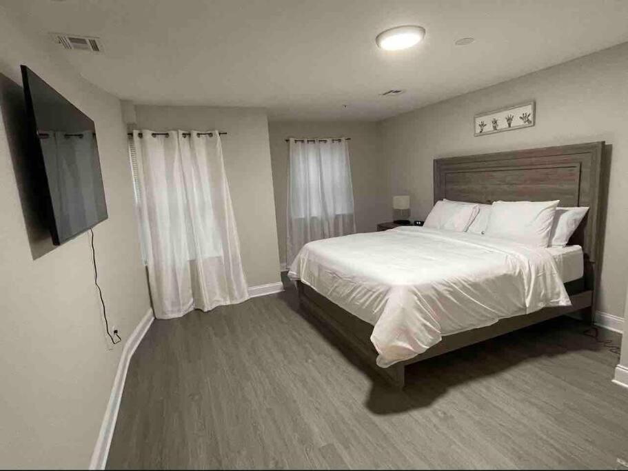Apartment Luxury 2bedroom Near Ewrnewark Airport Newark