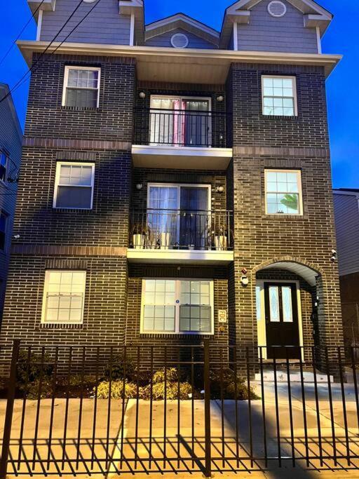 Apartment Luxury 2bedroom Near Ewrnewark Airport *
