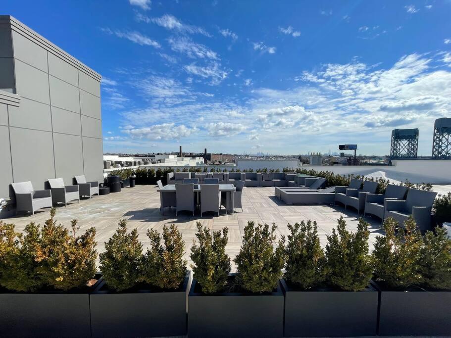 Luxury 2 Bedroom Near Nyc W/ Rooftop Lounge