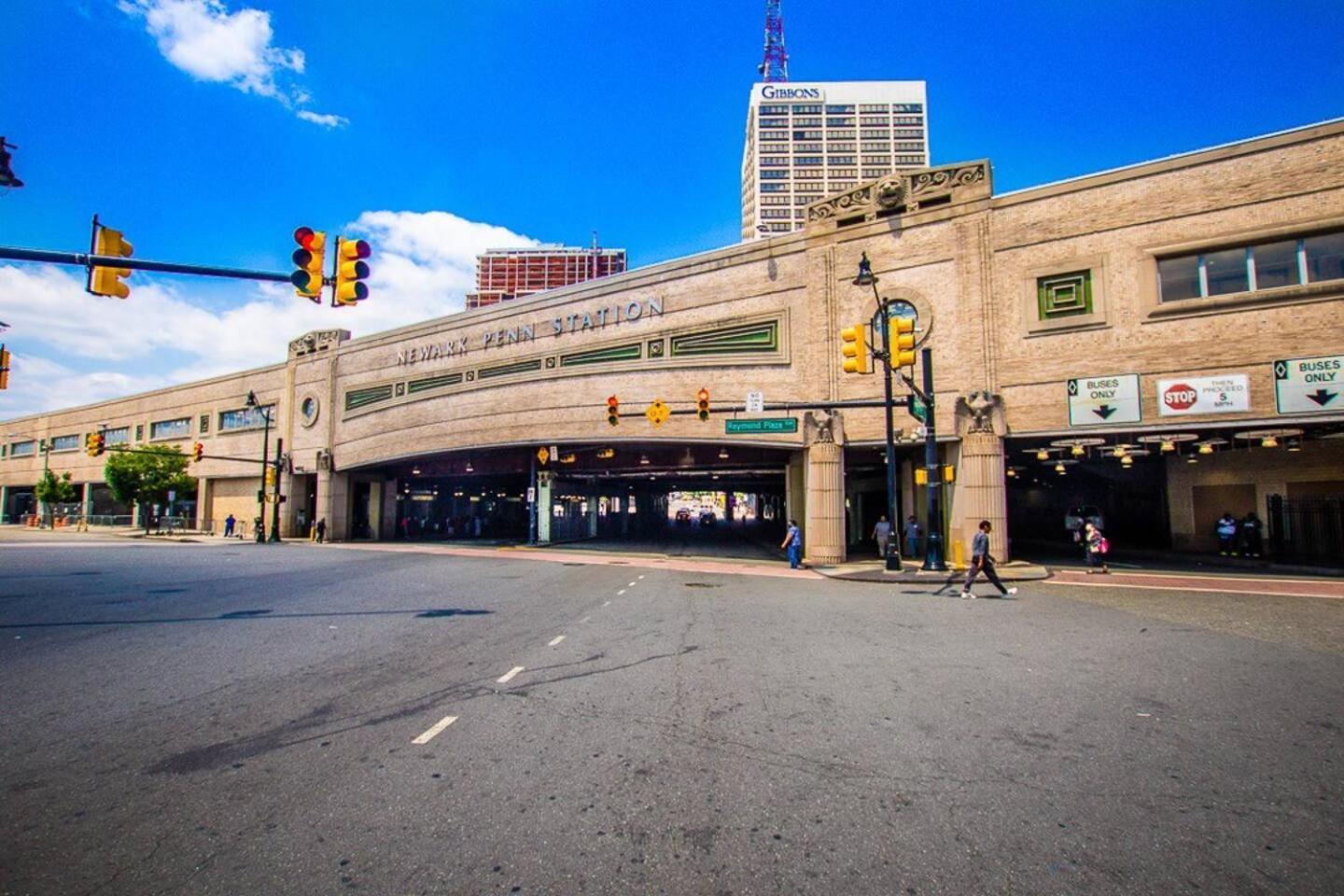 Spacious For Groups 8mi From Nyc Apartment Newark