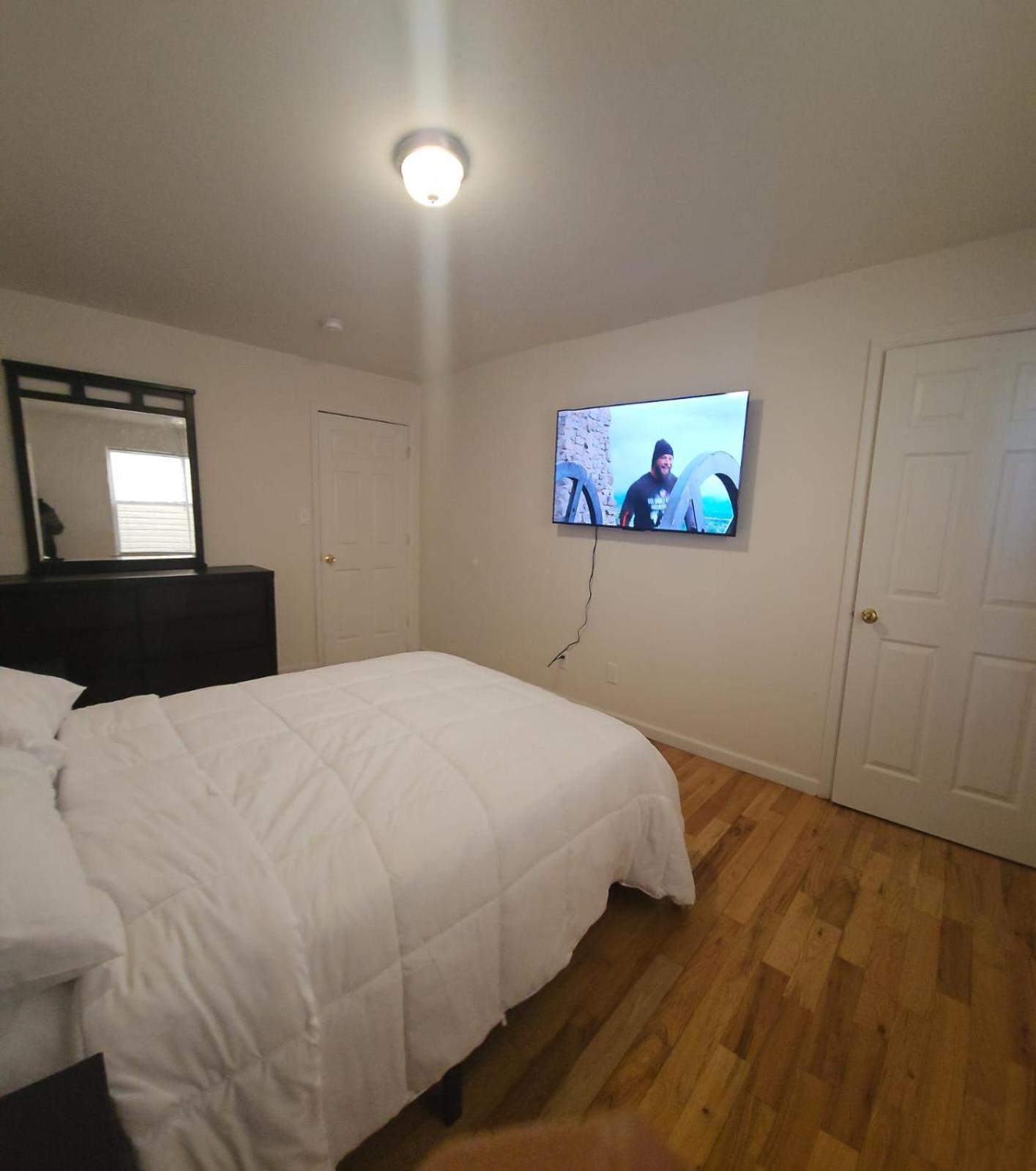 Travelers' Delight In City Newark
