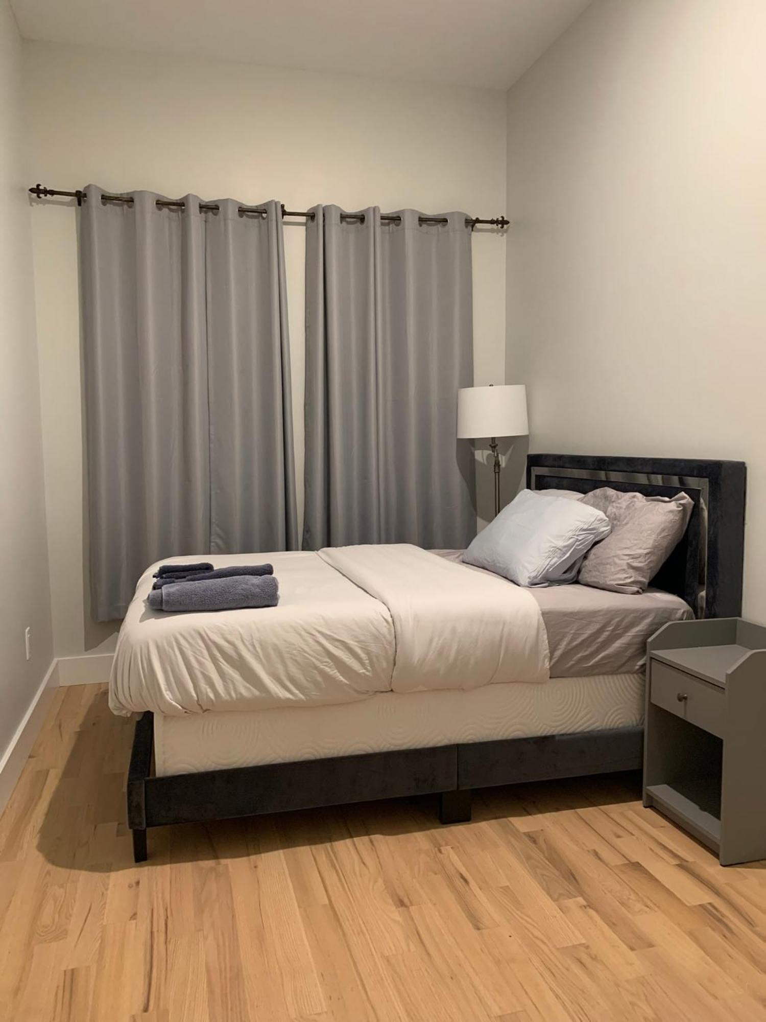 Apartment Spacious For Groups 8mi From Nyc Newark