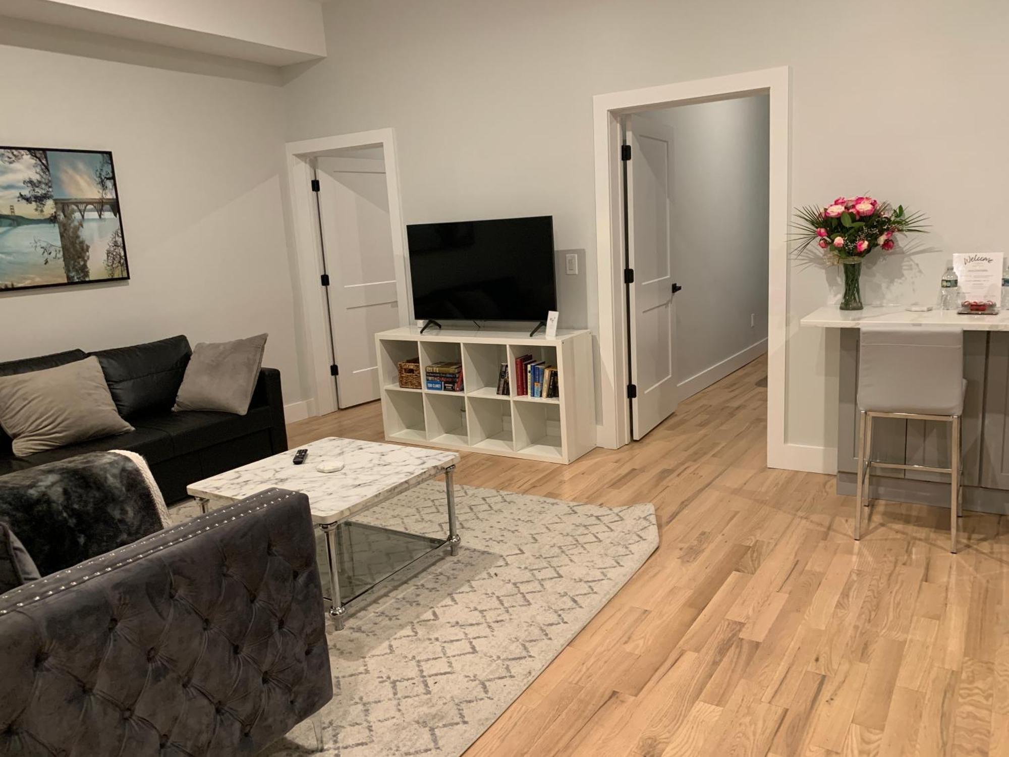 Apartment Spacious For Groups 8mi From Nyc