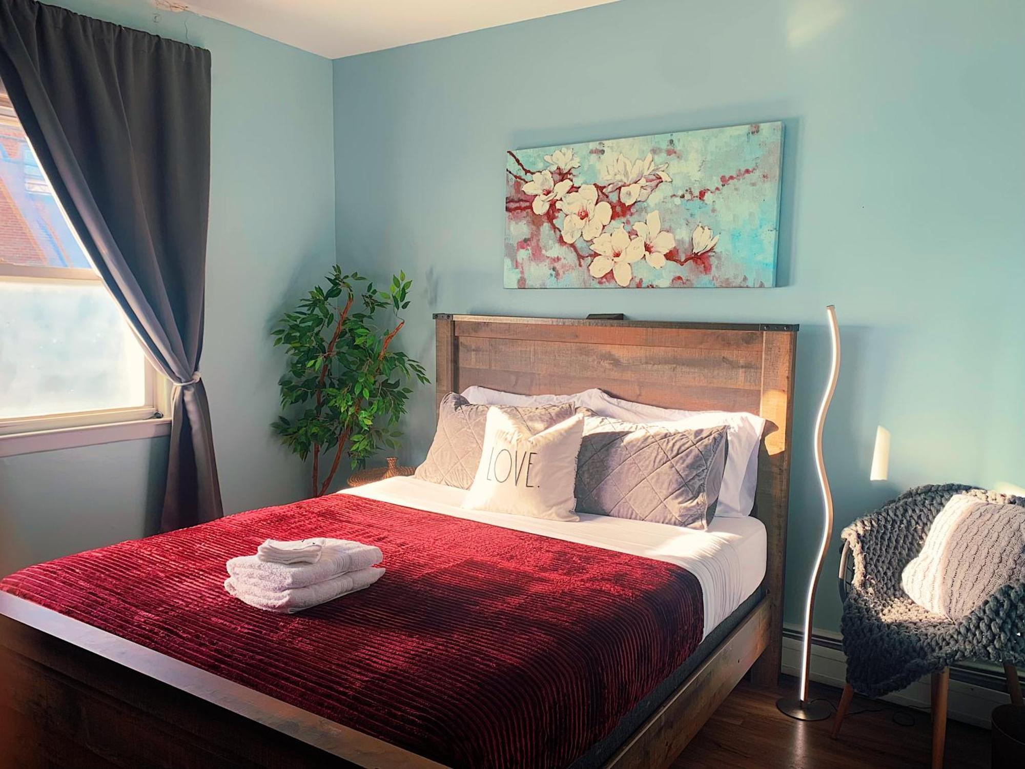 Holiday home Sale!! Brick 20 Mins From Nyc!!