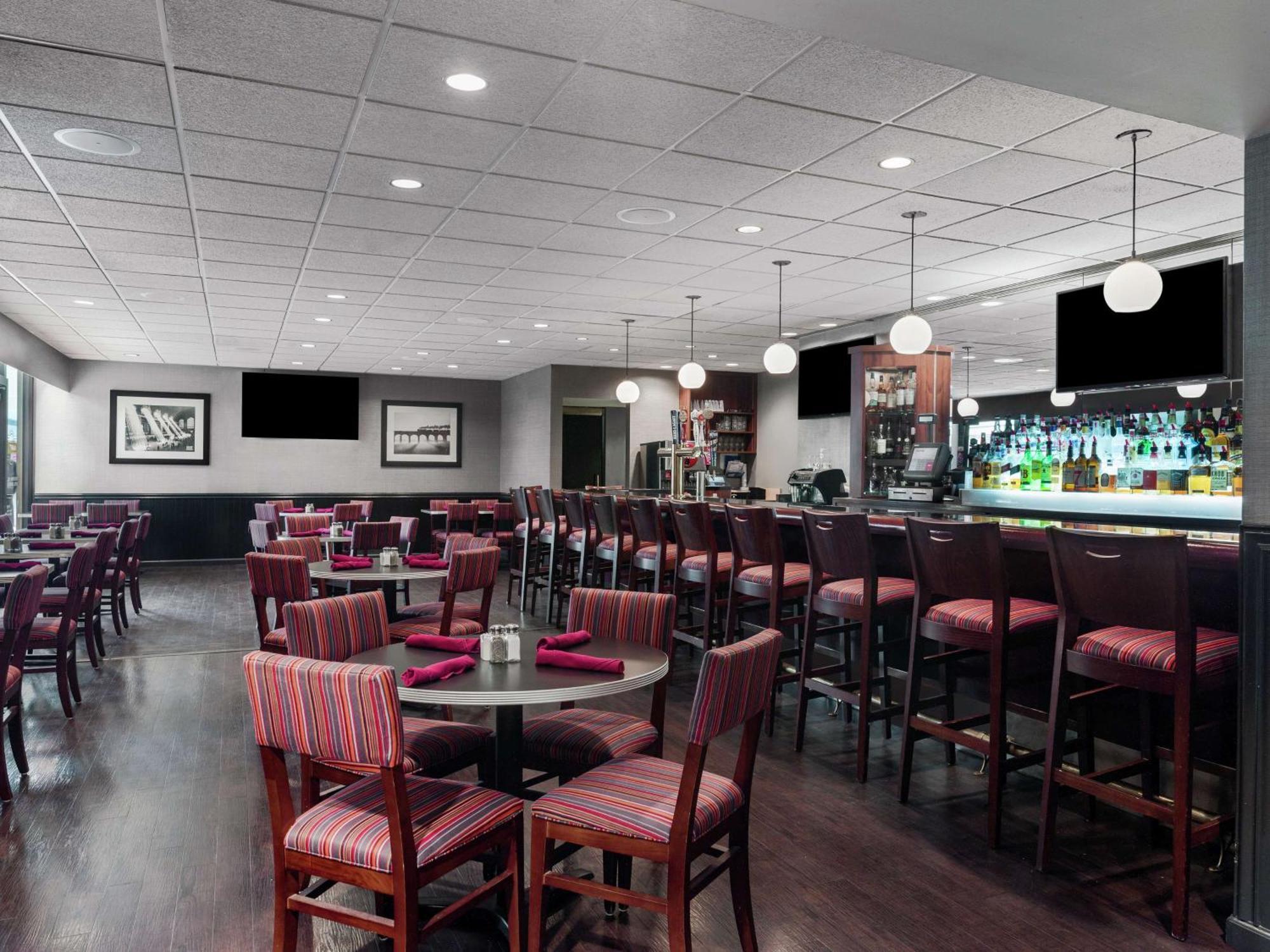 Doubletree By Hilton Penn Station, Nj Newark