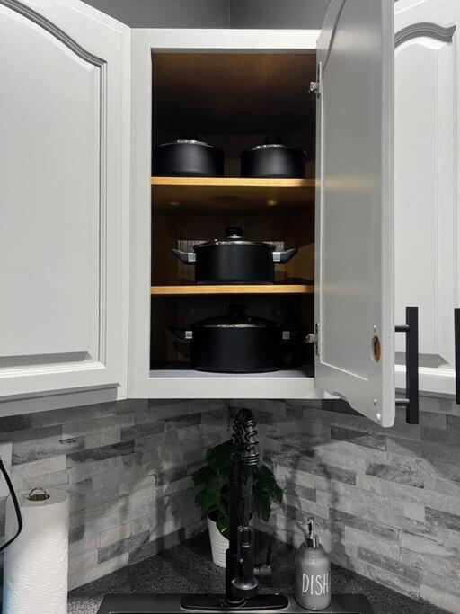 Vintage Luxury 2 Bedroom *