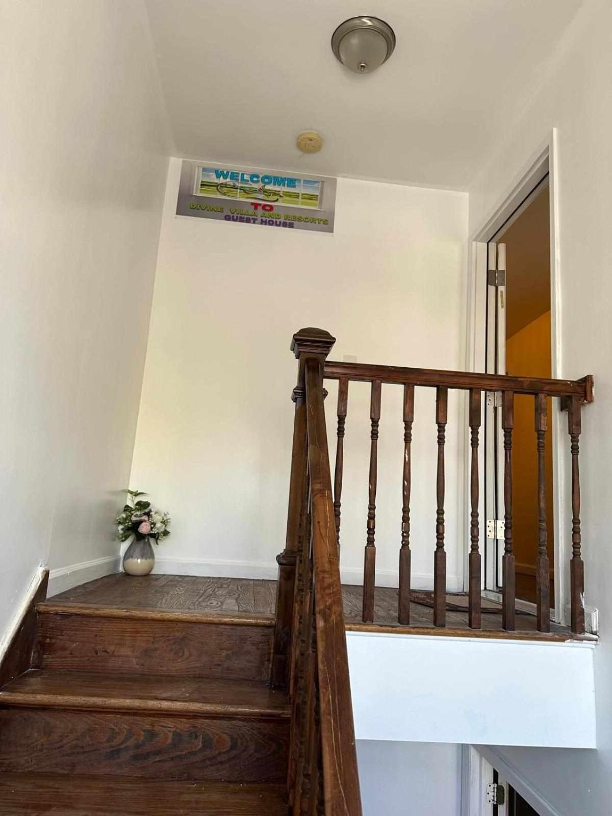 Guest house Divine And 67 Sherman 5mins To Ewr Airport And 4mins To Penn Station Newark, 20mins To New York *