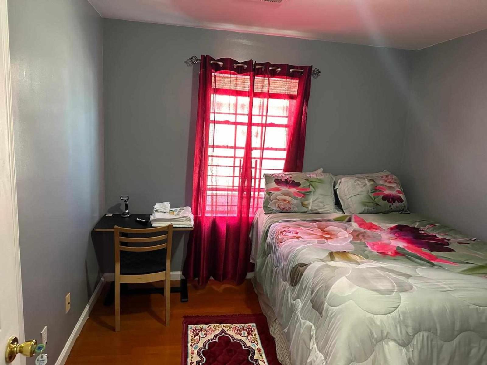 Guest house Divine And 67 Sherman 5mins To Ewr Airport And 4mins To Penn Station Newark, 20mins To New York