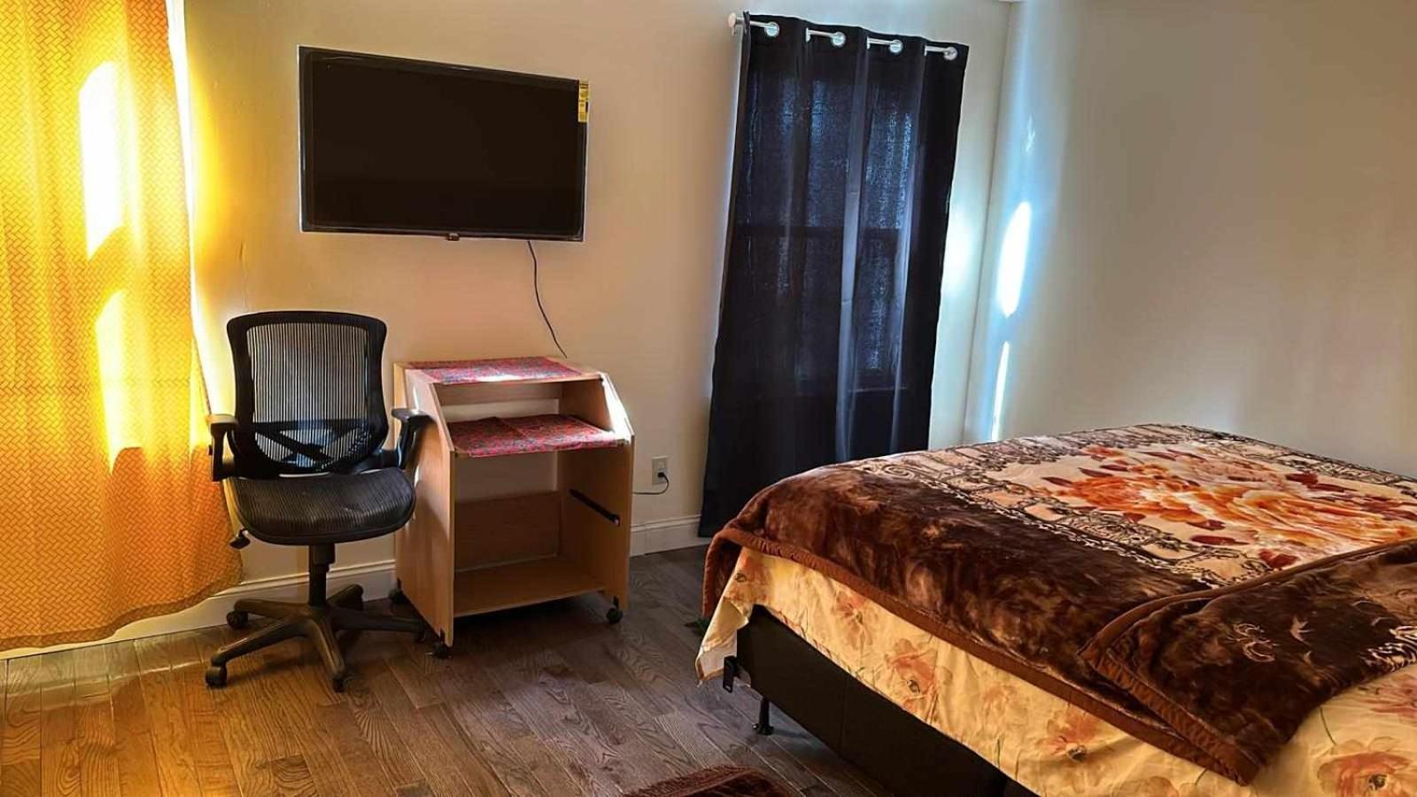 Guest house Divine And 67 Sherman 5mins To Ewr Airport And 4mins To Penn Station Newark, 20mins To New York *