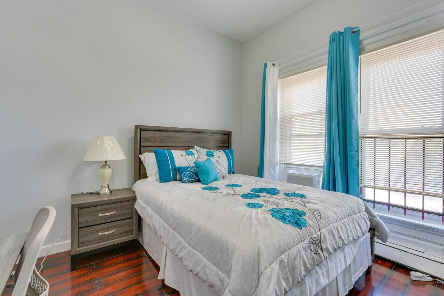 Guest house Clinton Hills - *