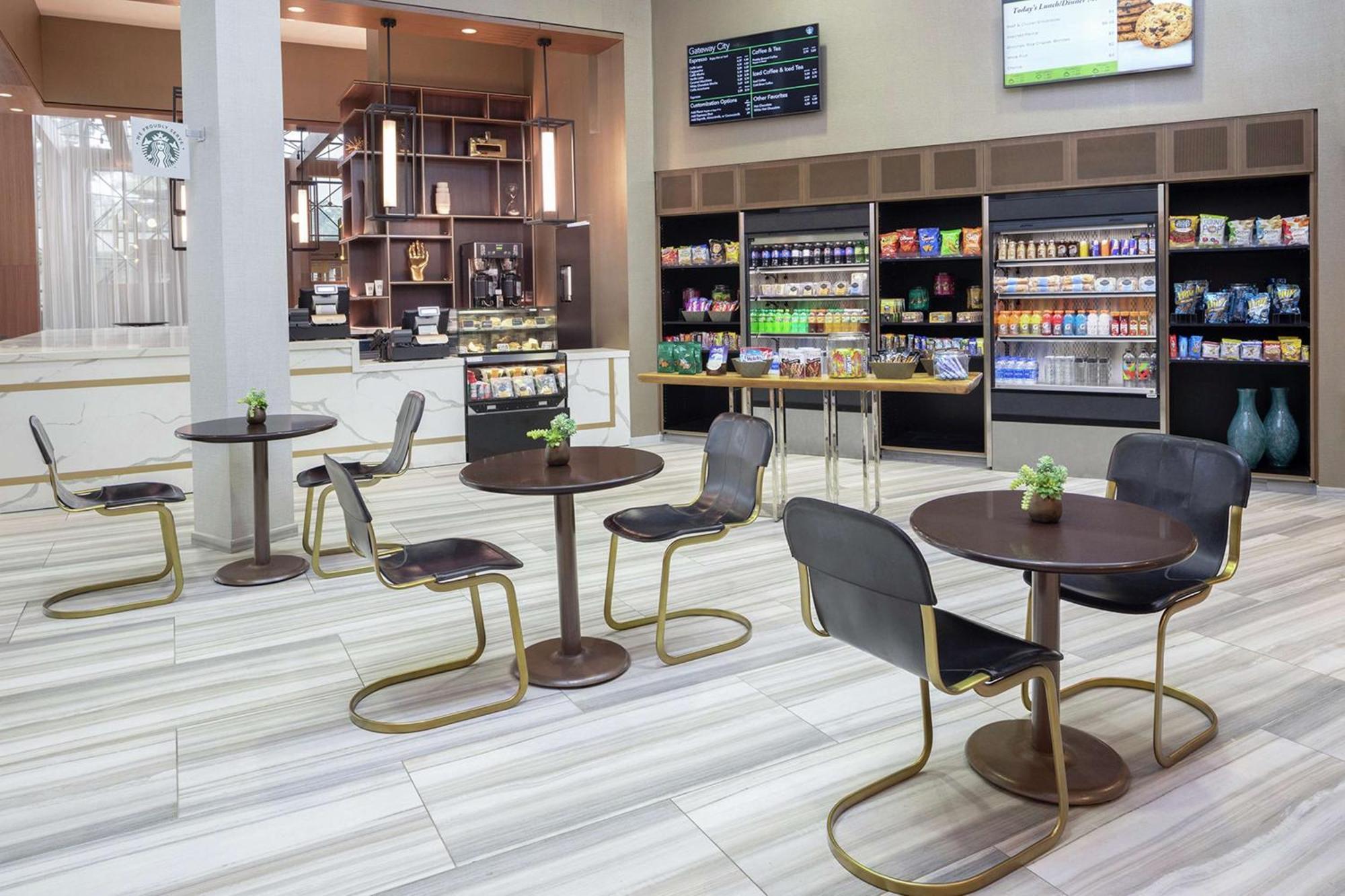 Doubletree By Hilton Airport Hotel 4*