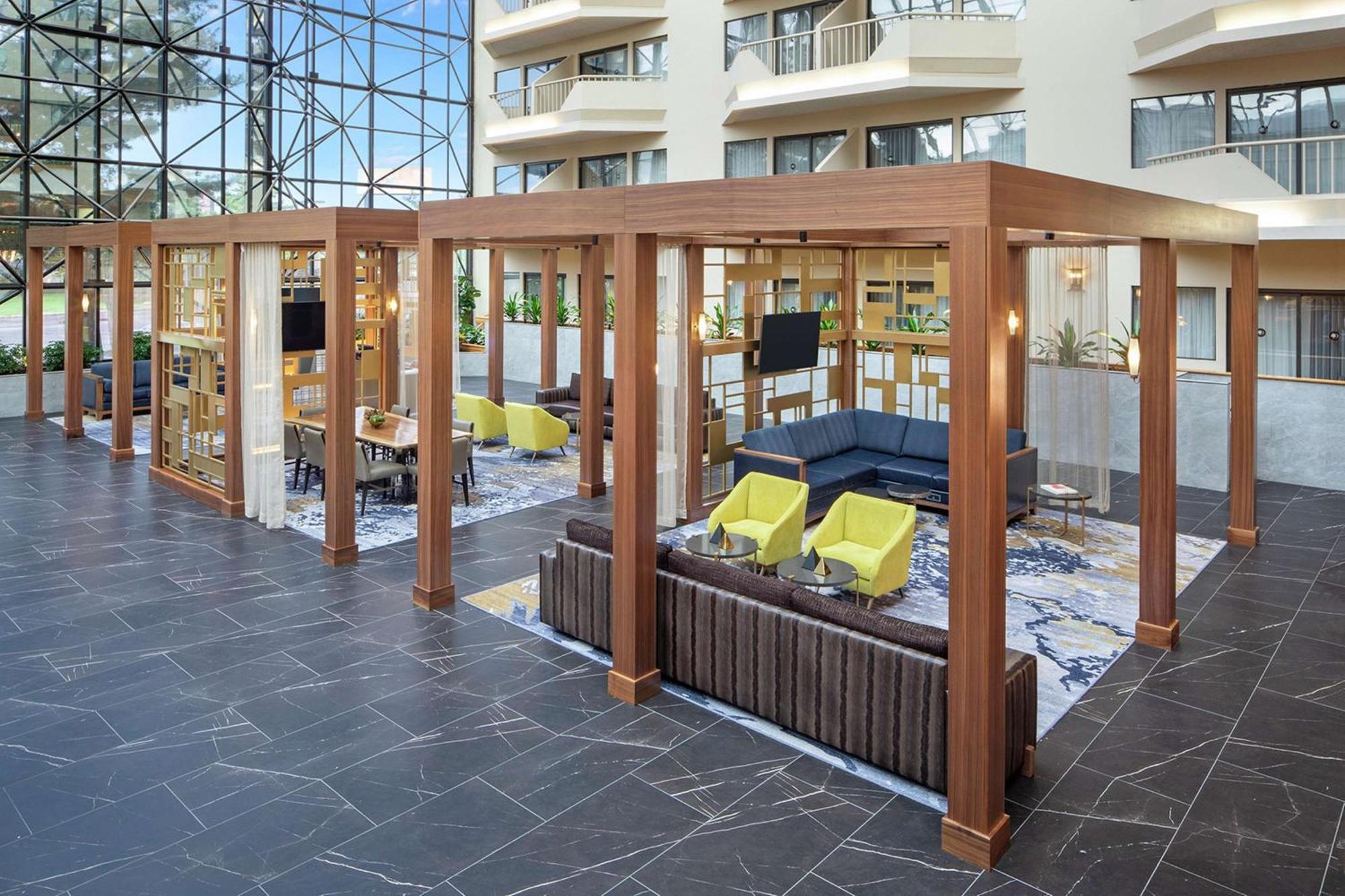 Doubletree By Hilton Airport 4*