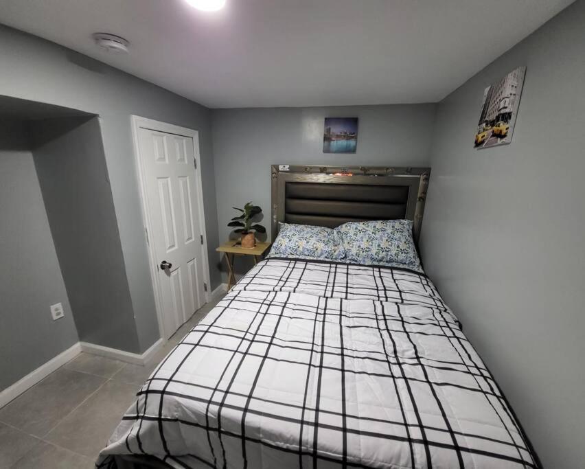Apartment Homely 3 Bedroom Unit Newark