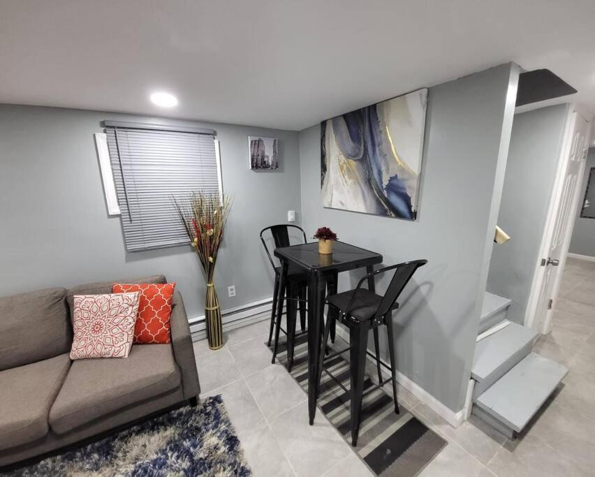 Homely 3 Bedroom Unit Apartment *