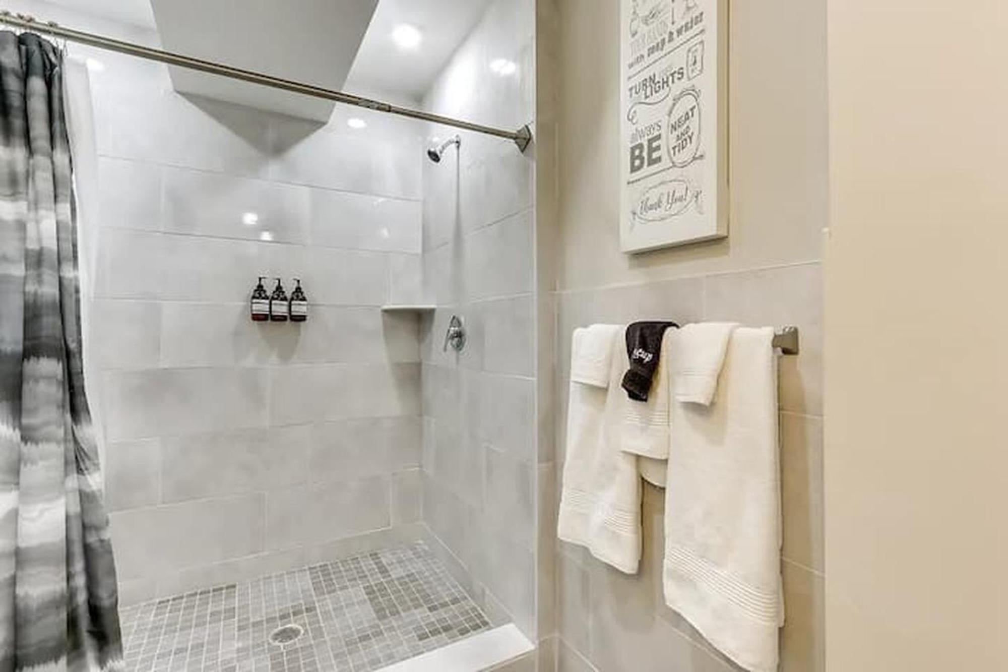 Apartment Modern Getaway Near Downtown & Nyc