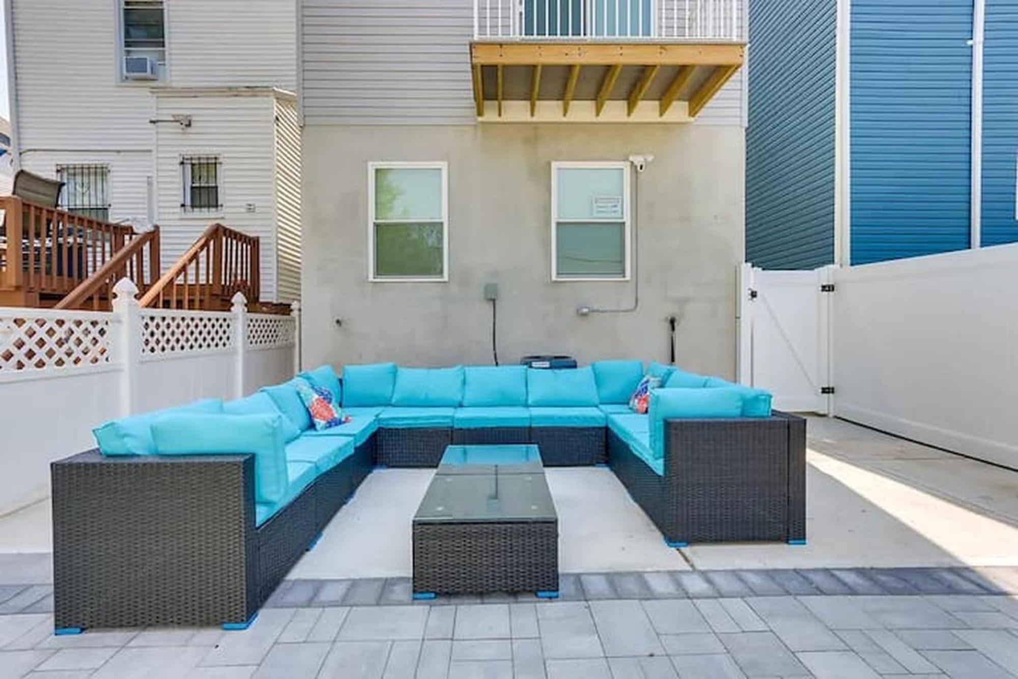 Modern Getaway Near Downtown & Nyc Apartment