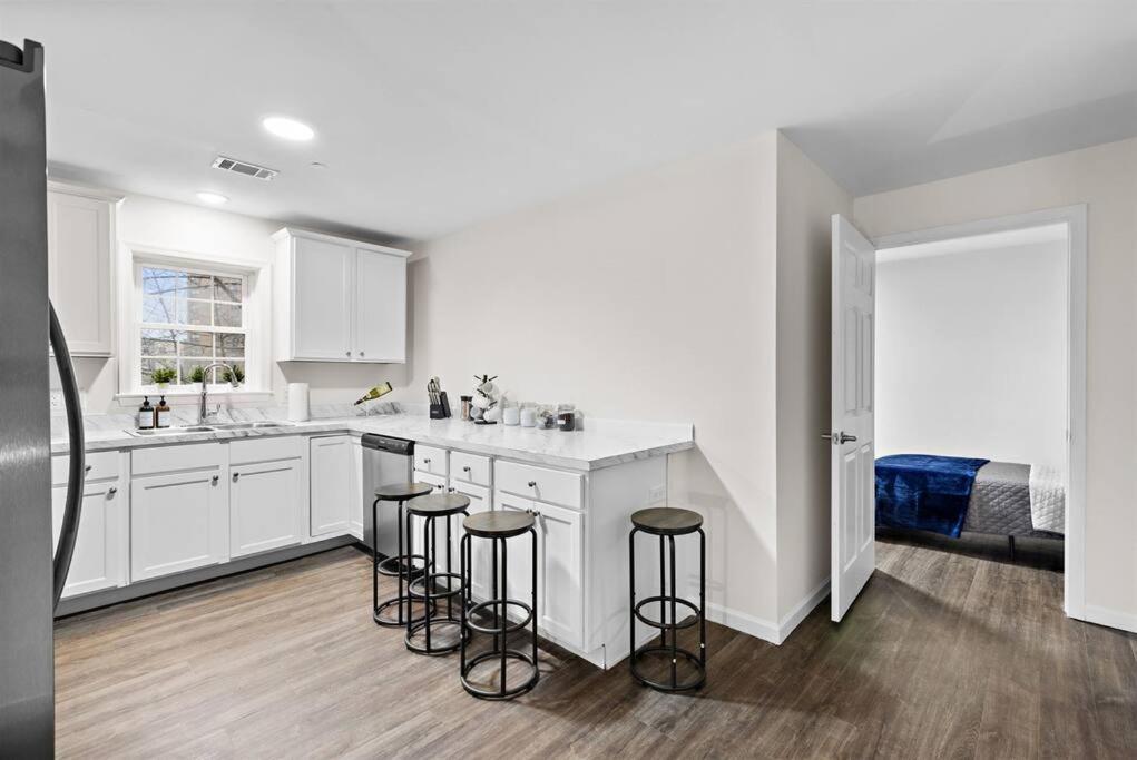 Sweet - Near Nwk & Nyc W/free Parking Apartment