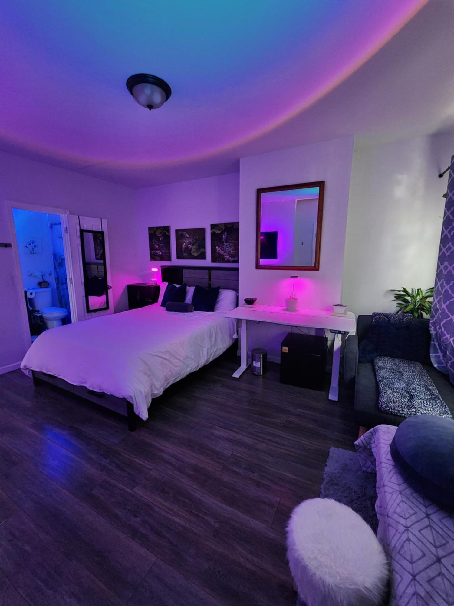 Serene Oasis With Private Bathroom * Newark