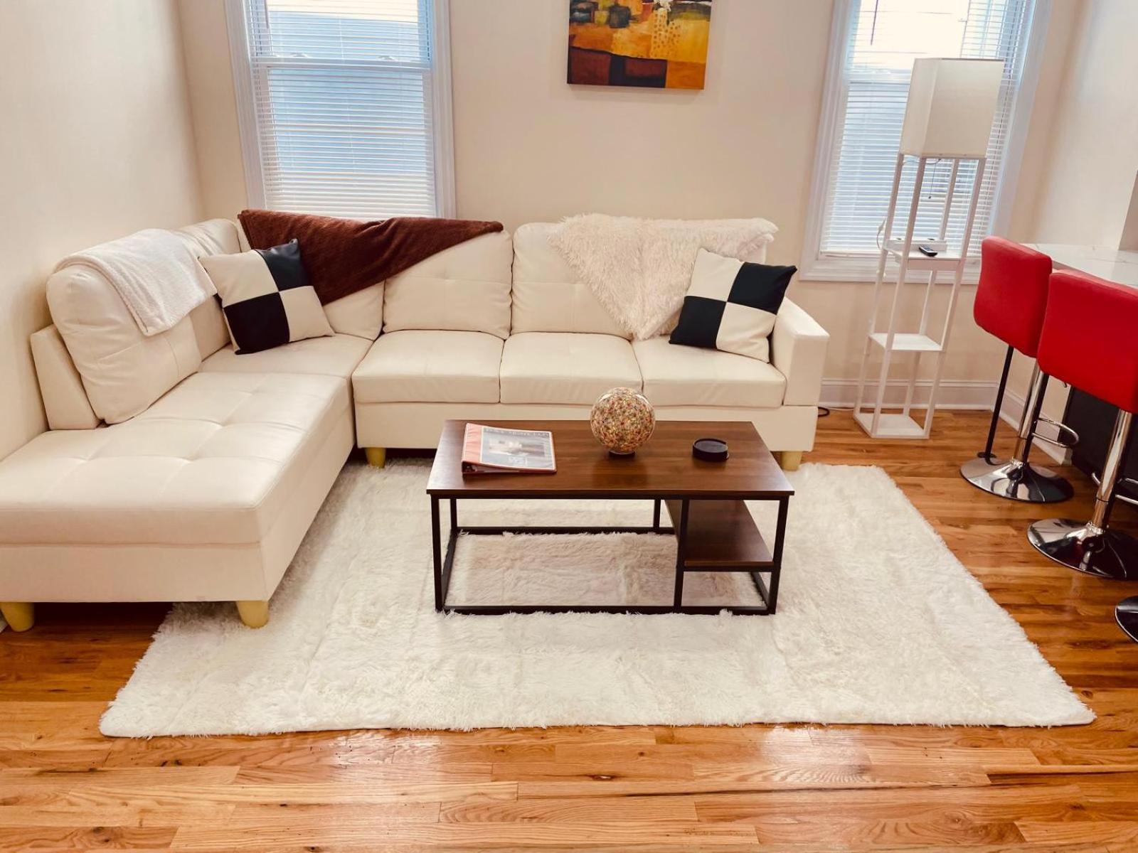 Ooohlala! 2 Beds And 2 Full Baths W/free Parking Apartment Newark