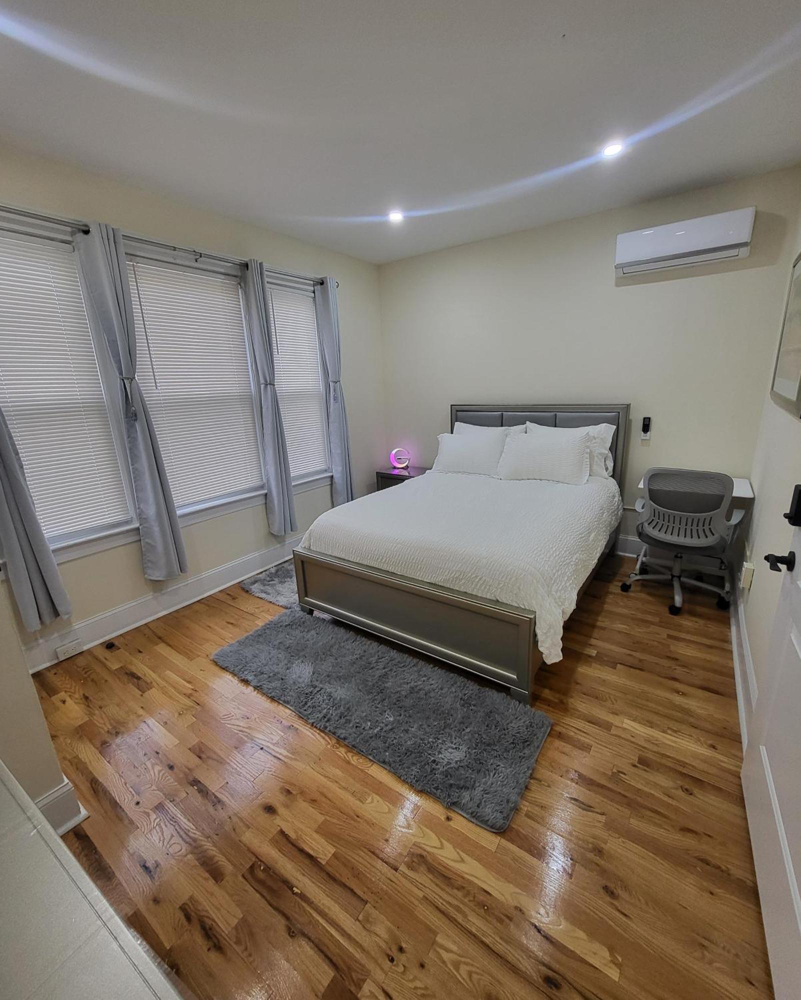 Ooohlala! 2 Beds And 2 Full Baths W/free Parking Apartment *