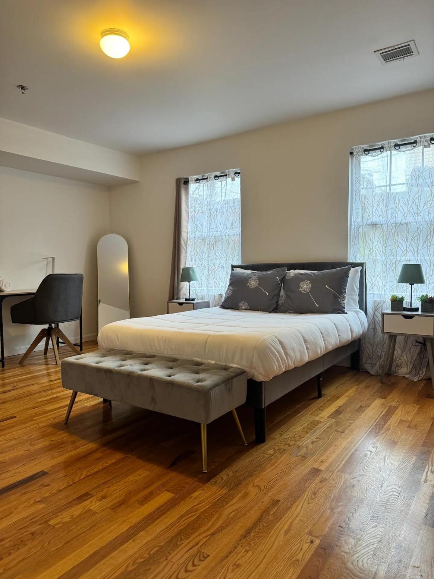 Harmony In The Heights - Master Homestay Newark