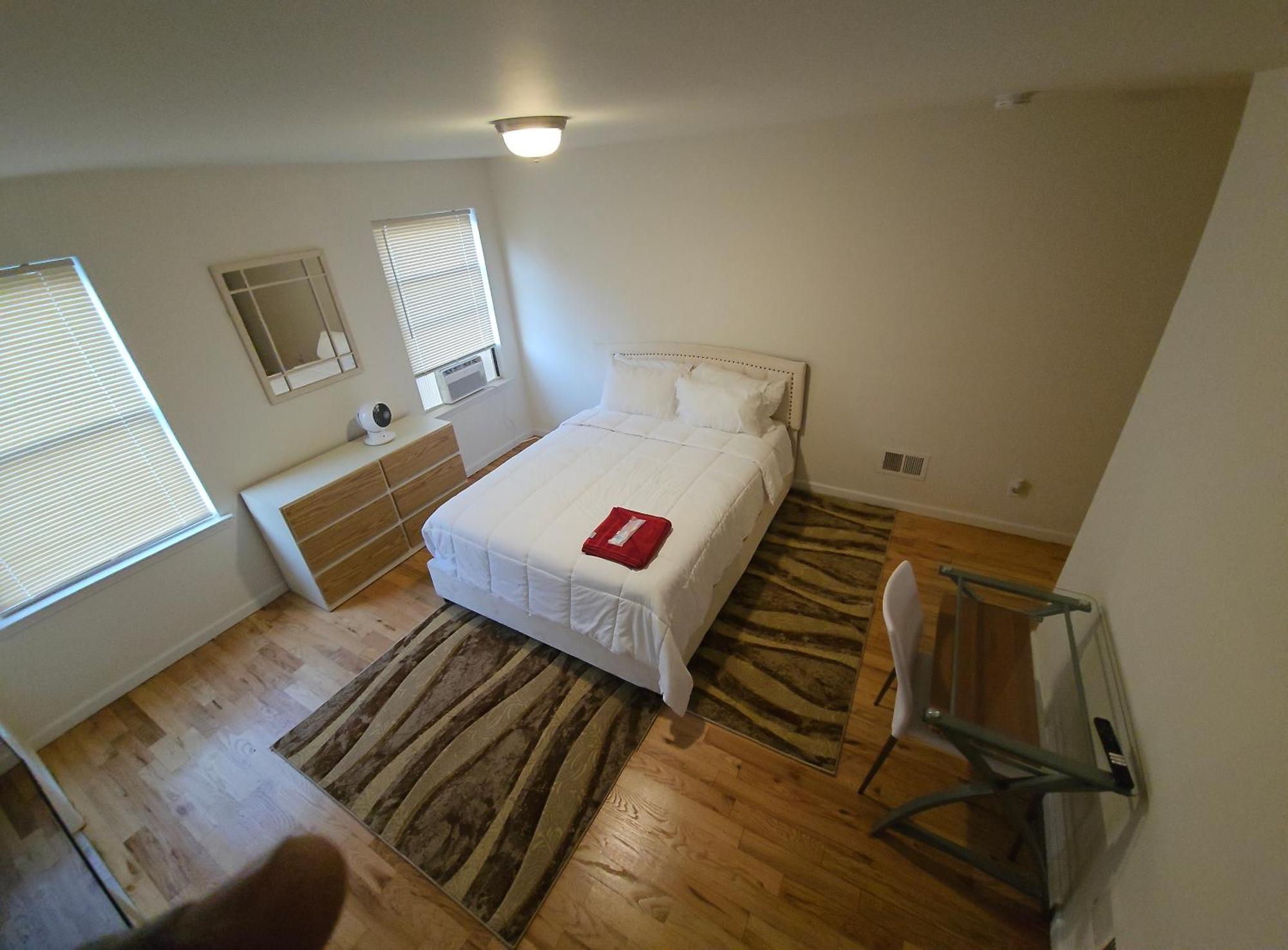 Bugo's With Private Bathroom Apartment *