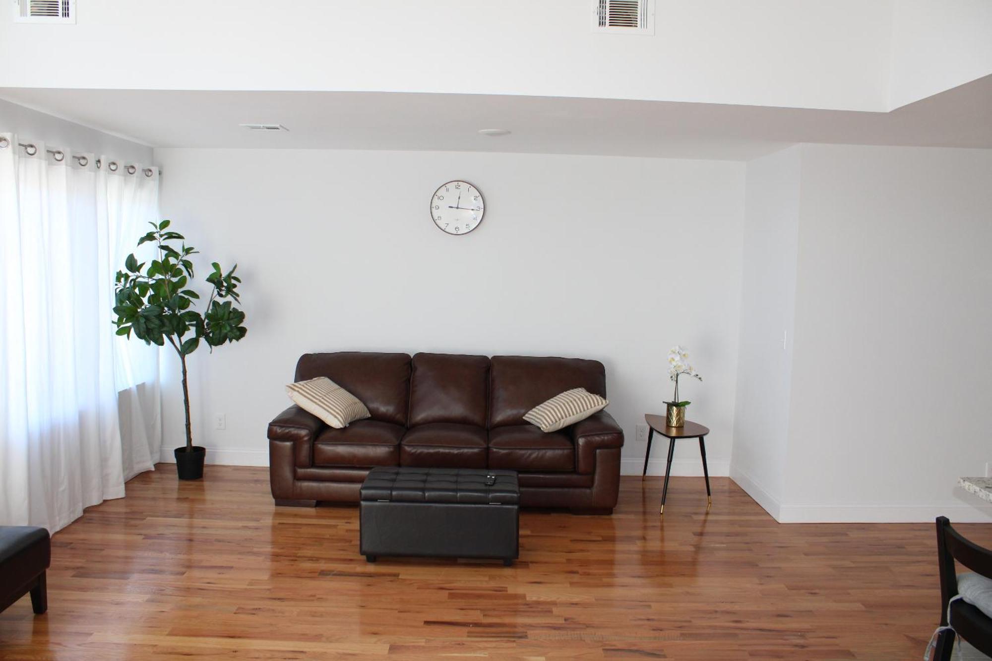 Lovely 1 Bed Ez Access To Ny