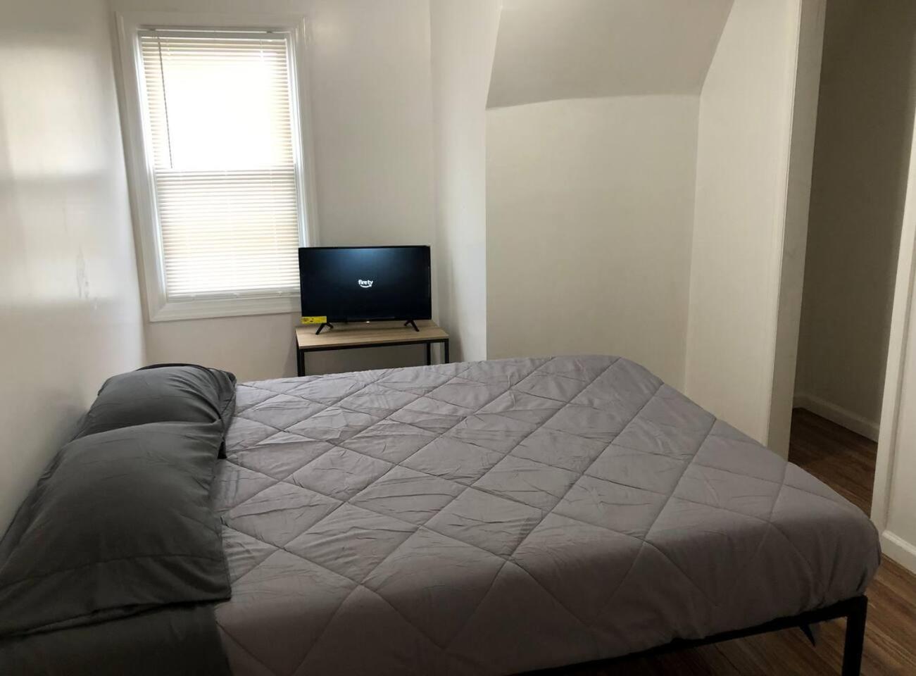 Private With 3 Bedrooms And 1 Bathroom Near International Airport Ewr And New York Apartment Newark