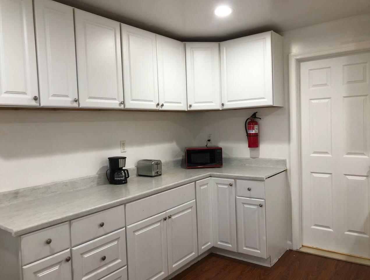 Private With 3 Bedrooms And 1 Bathroom Near International Airport Ewr And New York Apartment