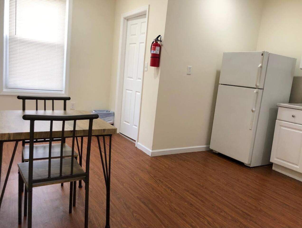 Large And Private 3 Bedroom And 1 Bathroom Near International Airport Ewr And New York Apartment *