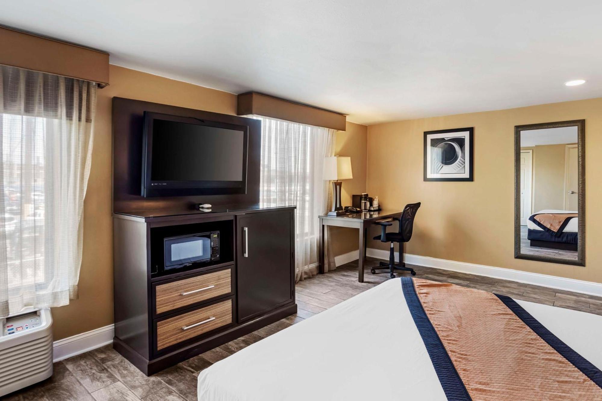 Western Airport West 3*