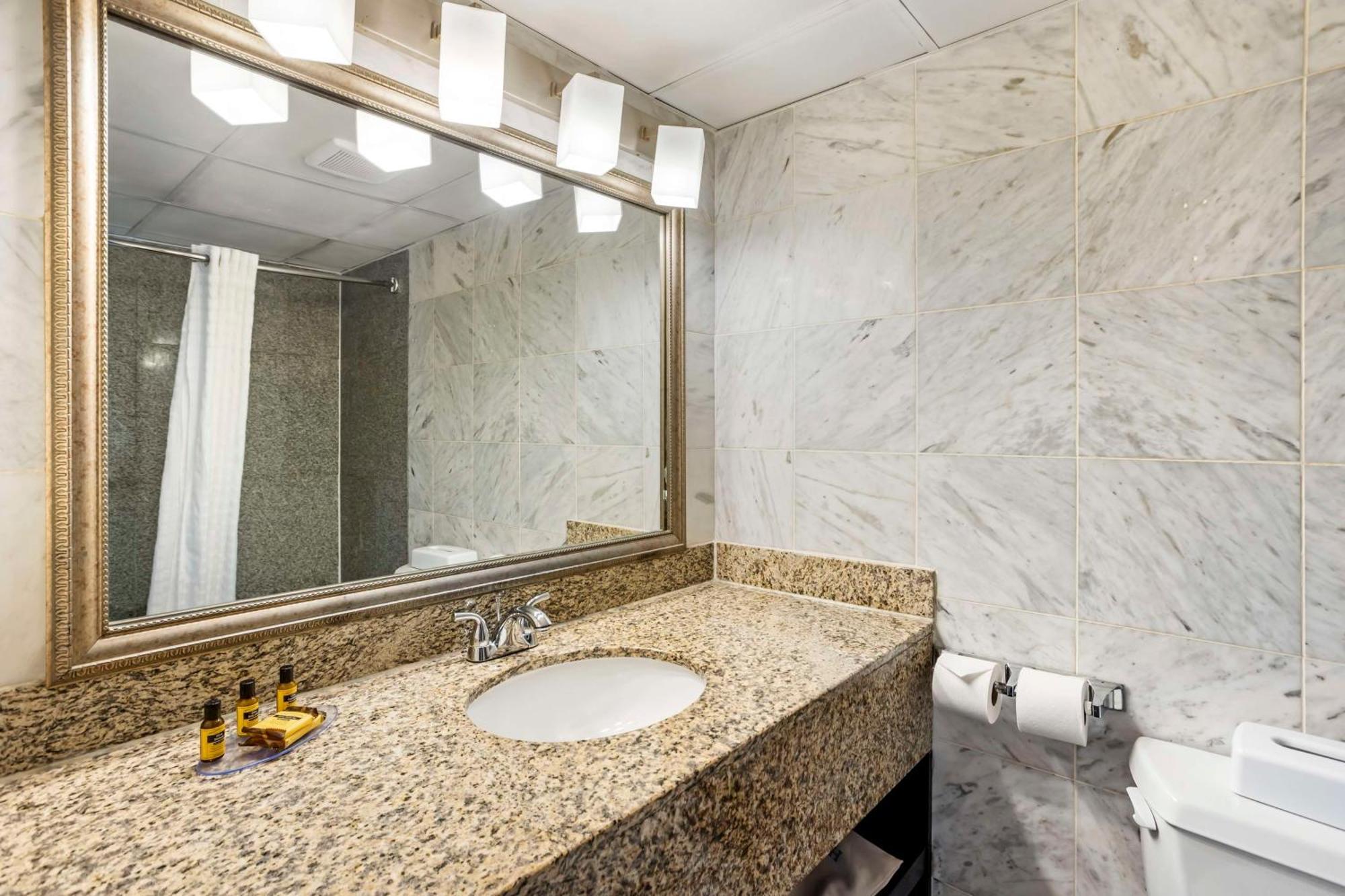 Western Airport West 3*