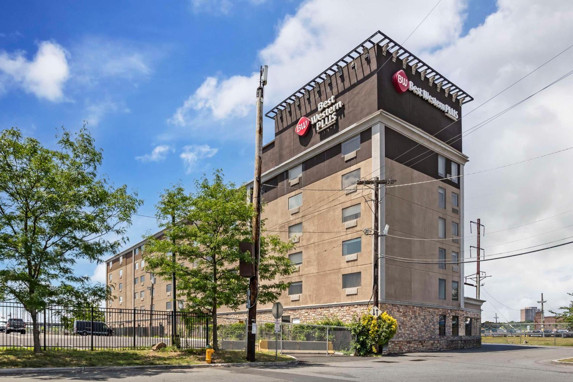 Western Airport West Hotel