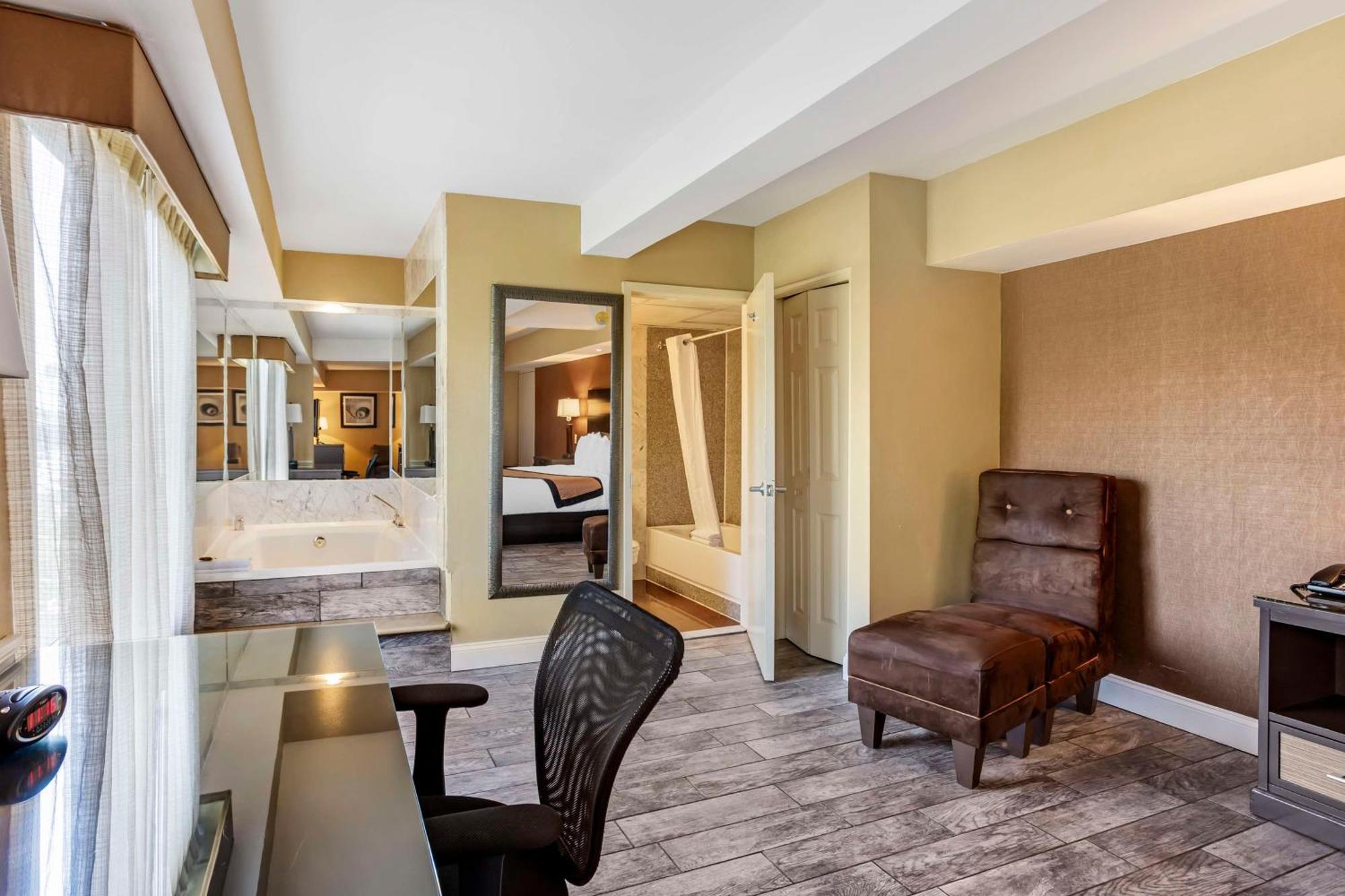 Western Airport West Hotel