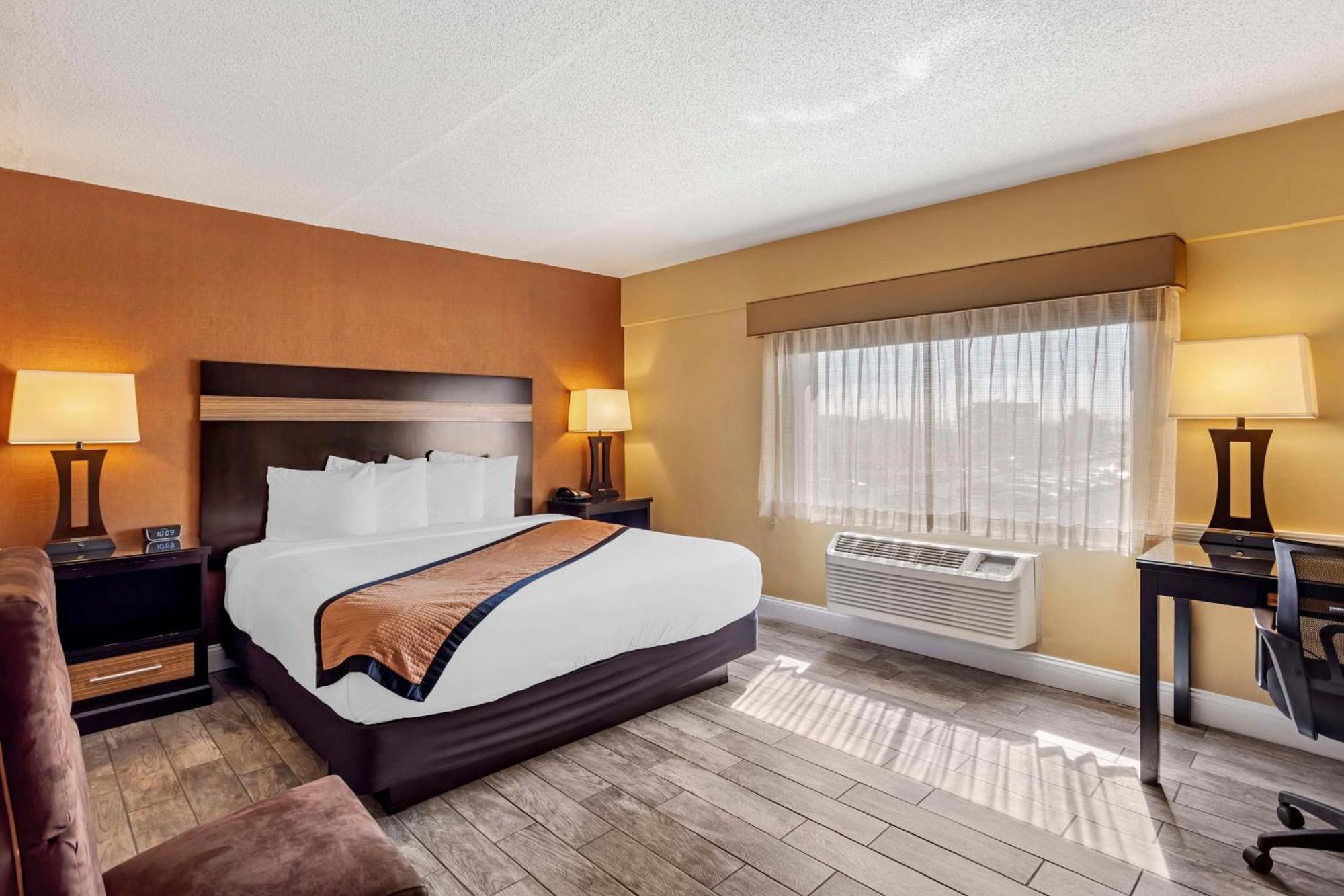 Western Airport West 3*